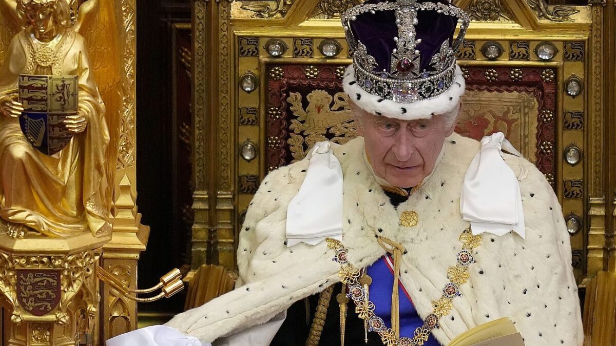 Where to Find the Golden Key of King Legacy【Click Here】